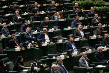 صحن علنی مجلس - ۵ آبان