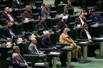 صحن علنی مجلس - ۵ آبان