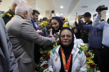 حنان کعب عمیر برنده مدال نقره در رشته پرتاب نیزه