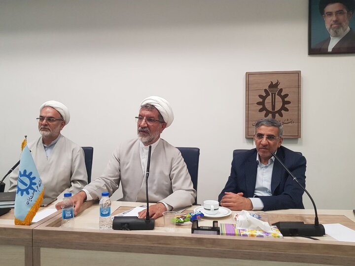شناخت مبانی توحیدی باید در حرکت علمی مورد توجه قرار گیرد