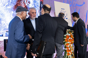 سید رضا صالحی امیری، وزیر میراث فرهنگی و گردشگری در آیین رونمایی از کتاب «هزاران سال ایران» به روایت هربرت کریم مسیحی