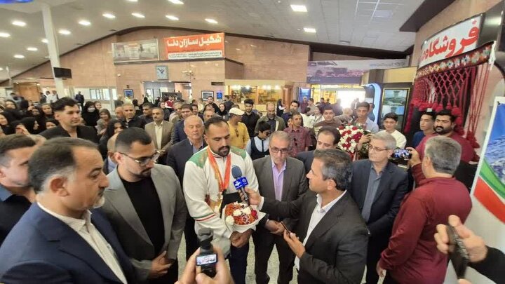 استقبال از قهرمان مسابقات پاراآسیایی ناگویا در کهگیلویه و بویراحمد