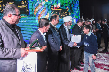 تجلیل از برگزیدگان هفتمین اجلاس سراسری نماز دانش آموزی - شاهرود