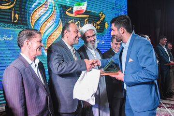 تجلیل از برگزیدگان هفتمین اجلاس سراسری نماز دانش آموزی - شاهرود