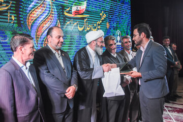 تجلیل از برگزیدگان هفتمین اجلاس سراسری نماز دانش آموزی - شاهرود