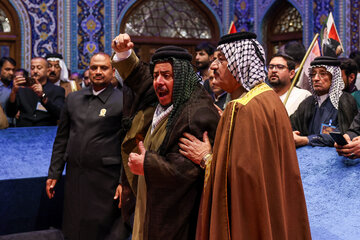تشرف شیوخ عشایر عراق به رواق دارالذکر و مزار رهبر شهید انقلاب، حضرت آیت‌الله سیدعلی خامنه‌ای، در حرم مطهر رضوی