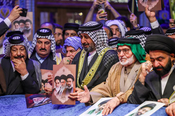 تشرف شیوخ عشایر عراق به رواق دارالذکر و مزار رهبر شهید انقلاب، حضرت آیت‌الله سیدعلی خامنه‌ای، در حرم مطهر رضوی
