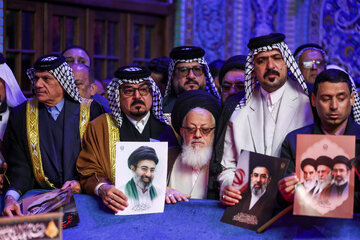 تشرف شیوخ عشایر عراق به رواق دارالذکر و مزار رهبر شهید انقلاب، حضرت آیت‌الله سیدعلی خامنه‌ای، در حرم مطهر رضوی