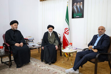 دیدار احمد میدری وزیر تعاون، کار و رفاه اجتماعی با حجت الاسلام و المسلمین سید ابوالحسن فاطمی نماینده ولی فقیه در چهارمحال و بختیاری
