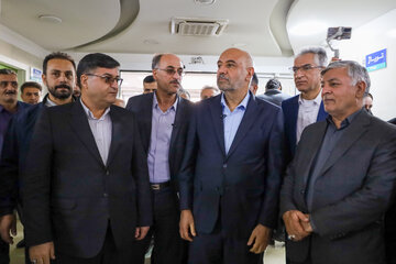 بازدید احمد میدری وزیر تعاون، کار و رفاه اجتماعی از بیمارستان امام علی (ع) تامین اجتماعی فرخشهر