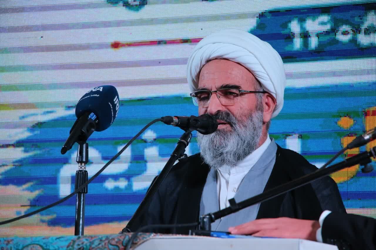 نماینده ولی فقیه در سمنان: نماز، راهی برای پاکی انسان از تکبر و آراستگی به اخلاق الهی است