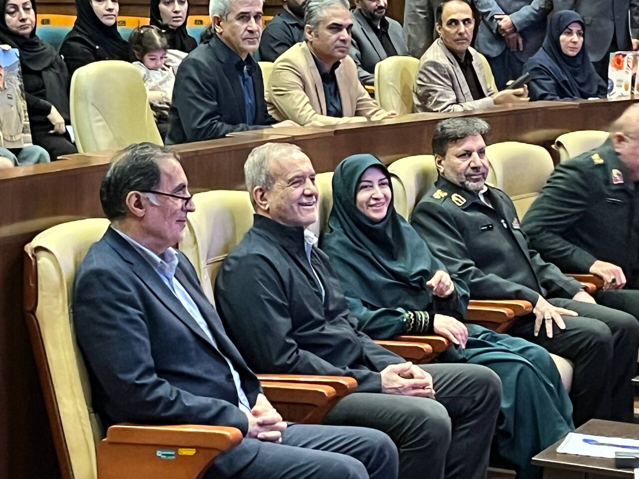 حضور پزشکیان در همایش تجلیل از محیطبانان برگزیده کشور