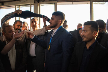 استقبال از غلامرضا فرخی، قهرمان کشتی فرنگی جهان -شیراز