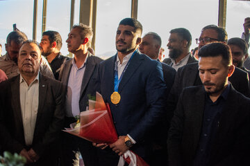 استقبال از غلامرضا فرخی، قهرمان کشتی فرنگی جهان -شیراز