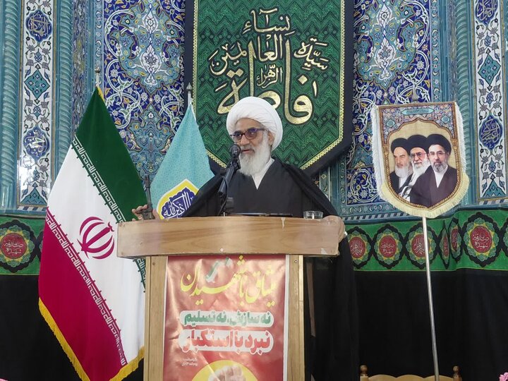 امام‌جمعه ورامین: تربیت نسل در بسیج دانش‌آموزی آینده کشور را بیمه می‌کند