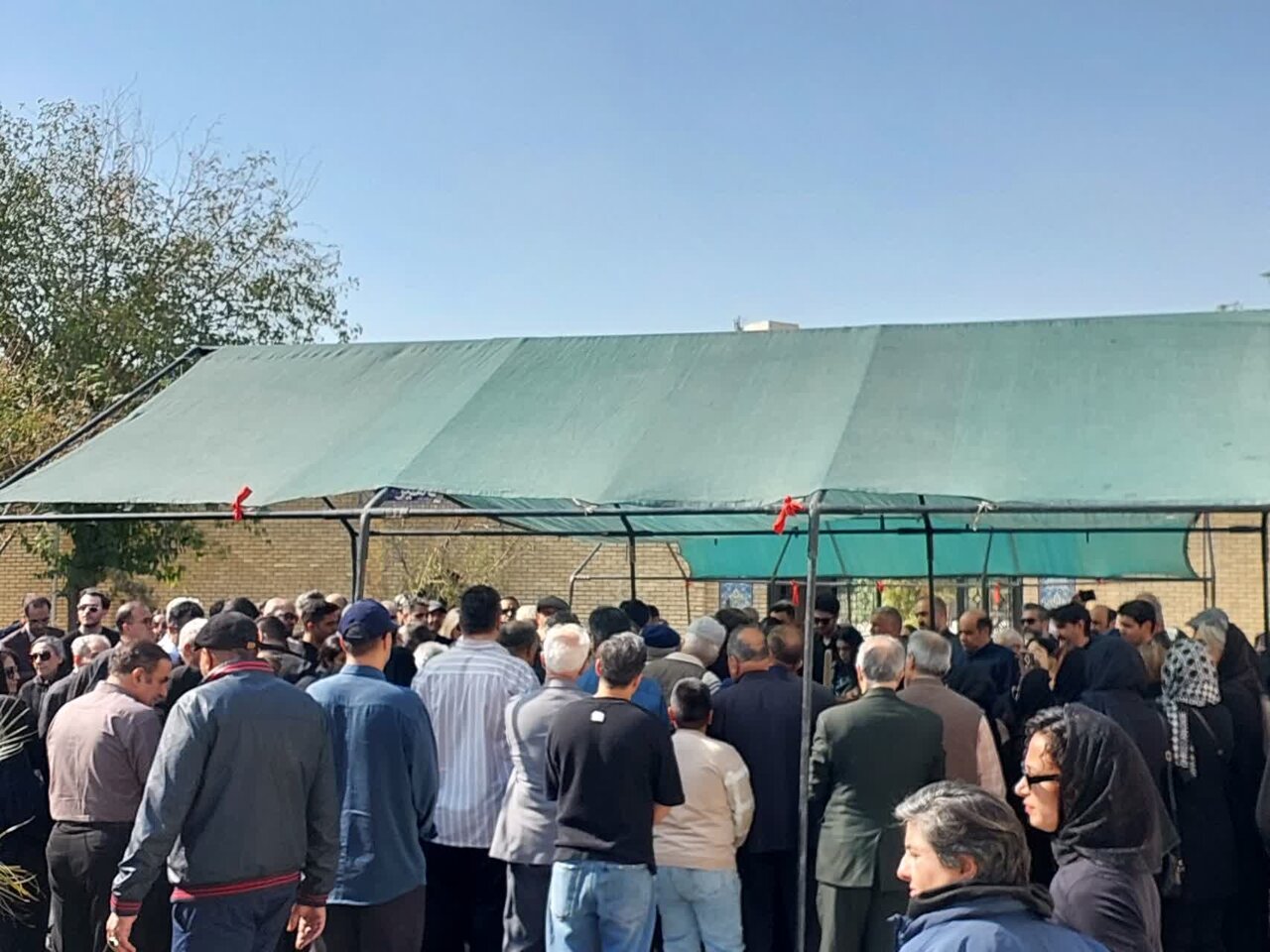 پیکر استاد مهدی ماحوزی پس از هشت دهه تلاش علمی و فرهنگی در شهرری آرام گرفت