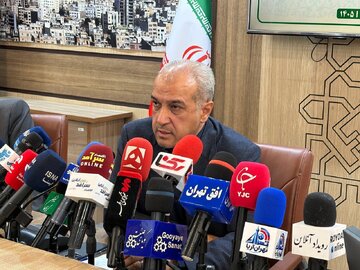 شناسنامه‌دار شدن۲۴۰۰ درخت خیابان ولیعصر/ادامه پروژه هتل ولنجک منعی ندارد