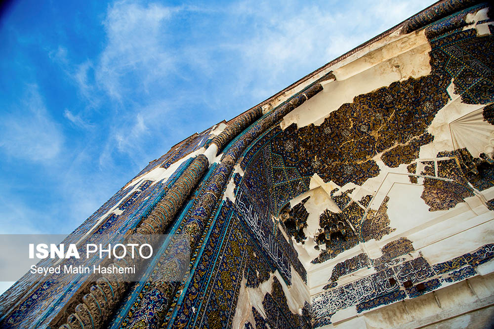 شلاق مرمت غلط و سلیقه‌ای بر تن کبودِ "مسجد کبود"
