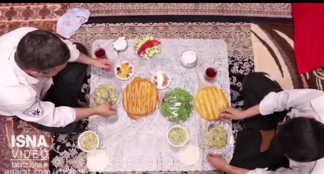 افطار به همراه امدادگران