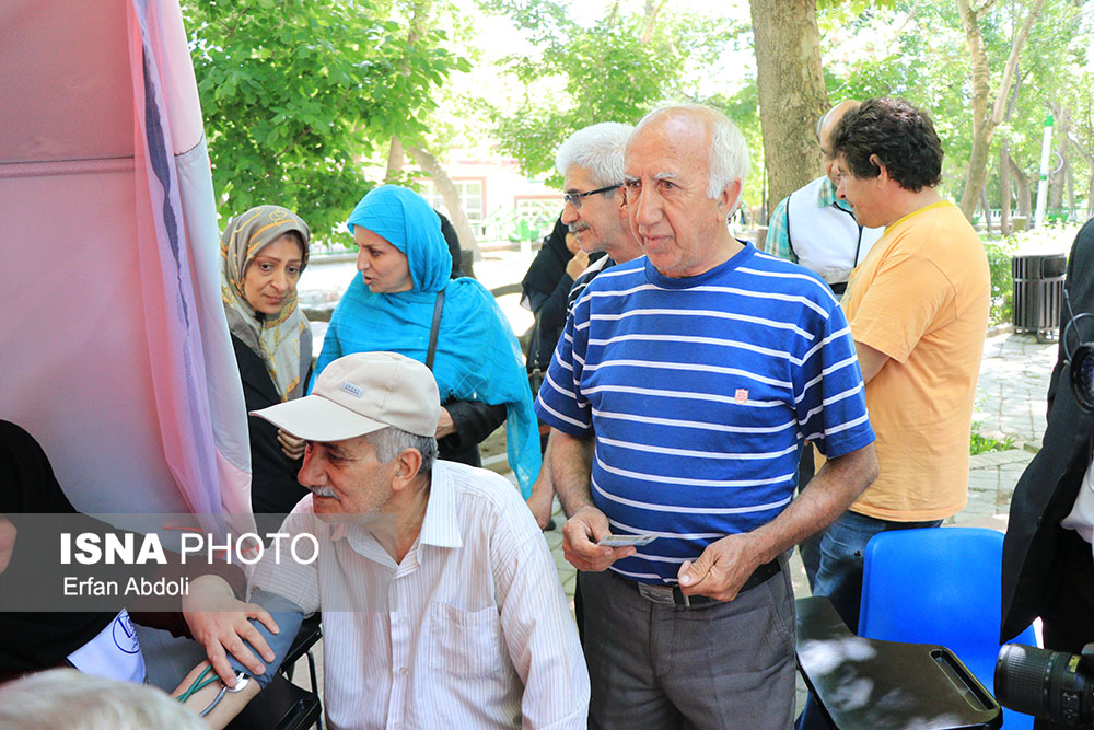 برپایی ۲۶ چادر در سطح شهر برای کنترل فشار خون همشهریان
