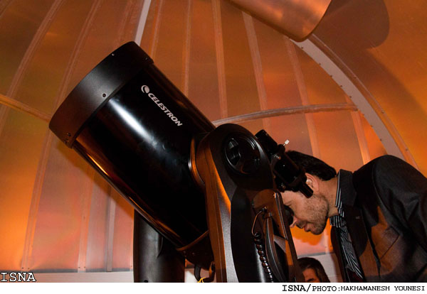 بخش جديد رصدخانه ابوريحان بيروني راه‏اندازي شد؛
دانشجويان دانشگاه شيراز كم نورترين ستارگان را رصد خواهند كرد
