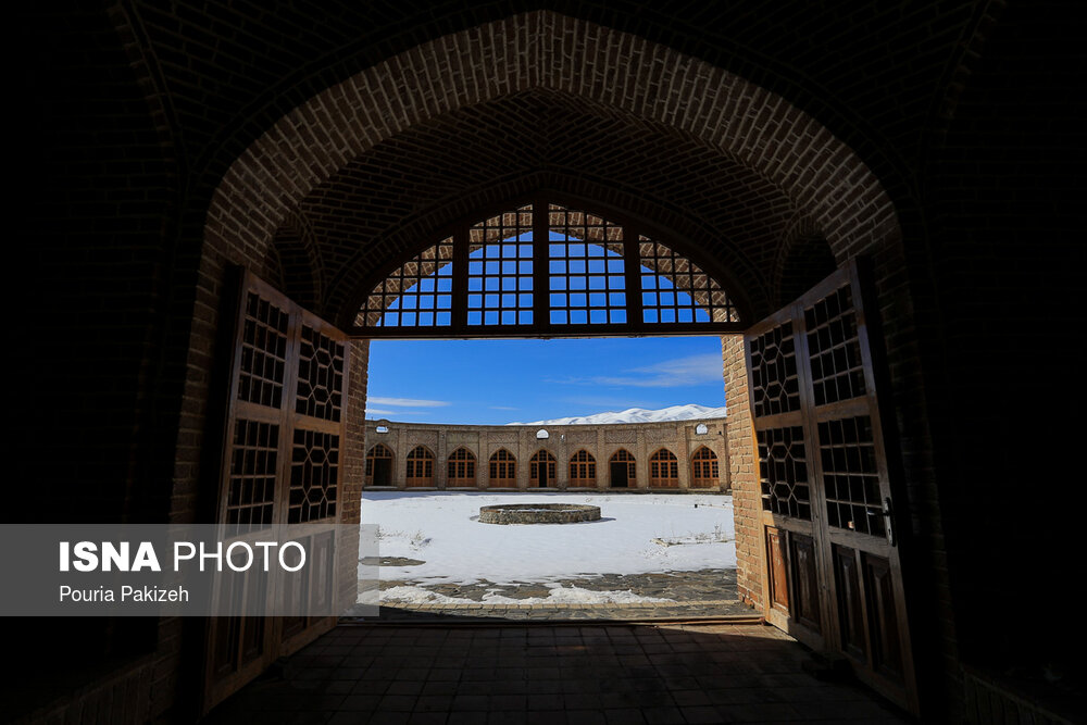 ایران زیباست؛ کاروانسرای تاج آباد 6D84876E-9FC7-4376-AC5C-F169E6AF293F
