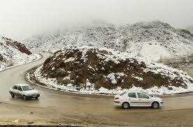 تردد خودروها در محور نهاوند - نورآباد با زنجیر چرخ امکان ‌پذیر است