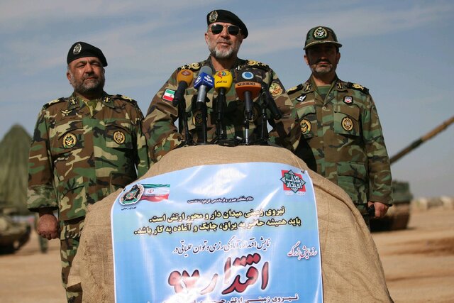 «رزمایش بزرگ اقتدار ۹۷ نیروی زمینی ارتش» برگزار میشود «رزمایش بزرگ اقتدار ۹۷ نیروی زمینی ارتش» برگزار میشود