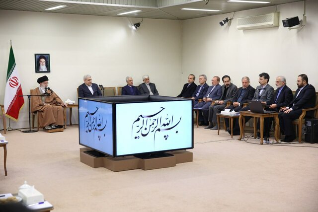 مسئولان به کدهای رهبری در سخنرانیها توجه کنند مسئولان به کدهای رهبری در سخنرانیها توجه کنند