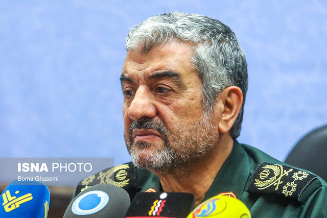 از عربستان و امارات انتقام شهدایمان را میگیریم/رئیس شورای عالی امنیت ملی دست ما را باز بگذارد از عربستان و امارات انتقام شهدایمان را میگیریم/رئیس شورای عالی امنیت ملی دست ما را باز بگذارد