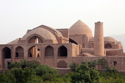 رشد 45 درصدی بازدید کنندگان از آثار تاریخی اردستان رشد 45 درصدی بازدید کنندگان از آثار تاریخی اردستان