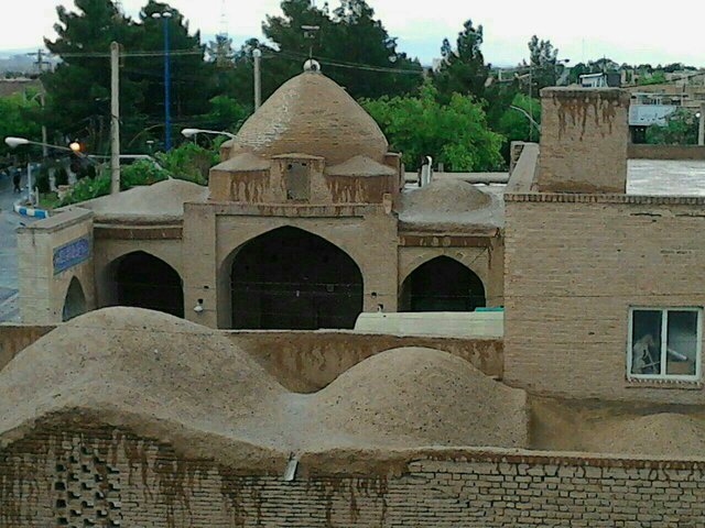 چرا مسجد تاریخی سامعالدین زواره در برنامه بازدید گردشگران نیست؟ 57860993
