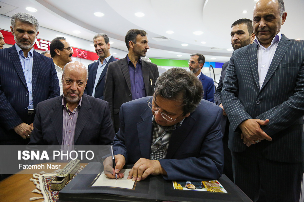 نقدينگي کشور را به طور هدفمند به سمت توليد می‌بریم