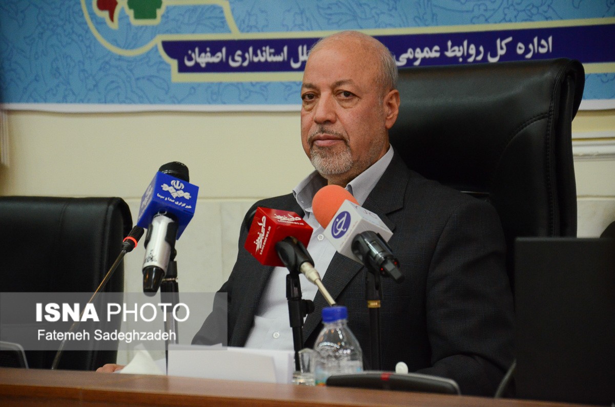 در جنگ اقتصادی نیازمند قوانین و مقررات جنگی هستیم 1547293551_عباس-رضایی-استاندار-اصفهان-19