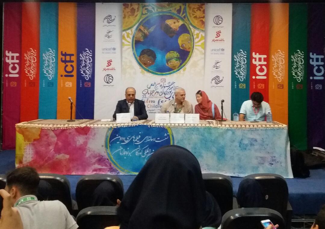 پوتاپوف:
برای سینمای هنری می‌جنگیم
