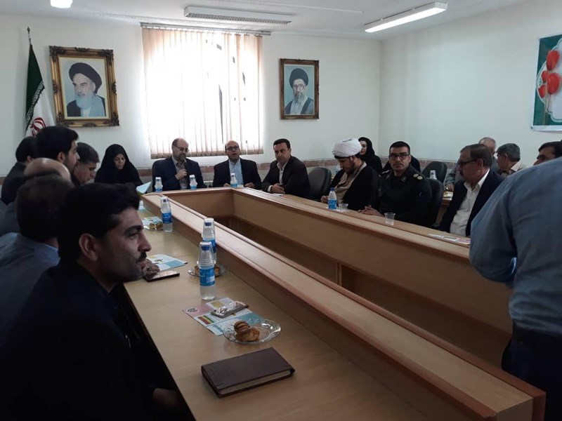 افرادی که دولت را تخریب می‌کنند در بازی دشمن قرار دارند