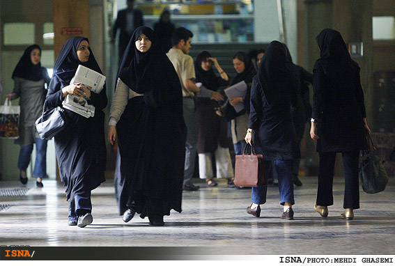 چرا دختران بیشتر از پسران علوم اجتماعی را انتخاب می‌کنند؟