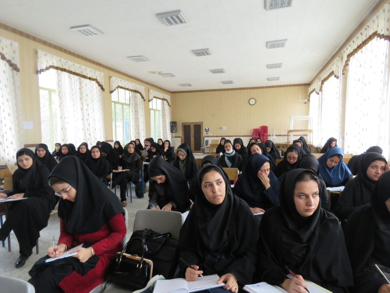 کارگاه آموزشی خبرنگاری در پردیس بنت الهدی صدر سنندج برگزار شد