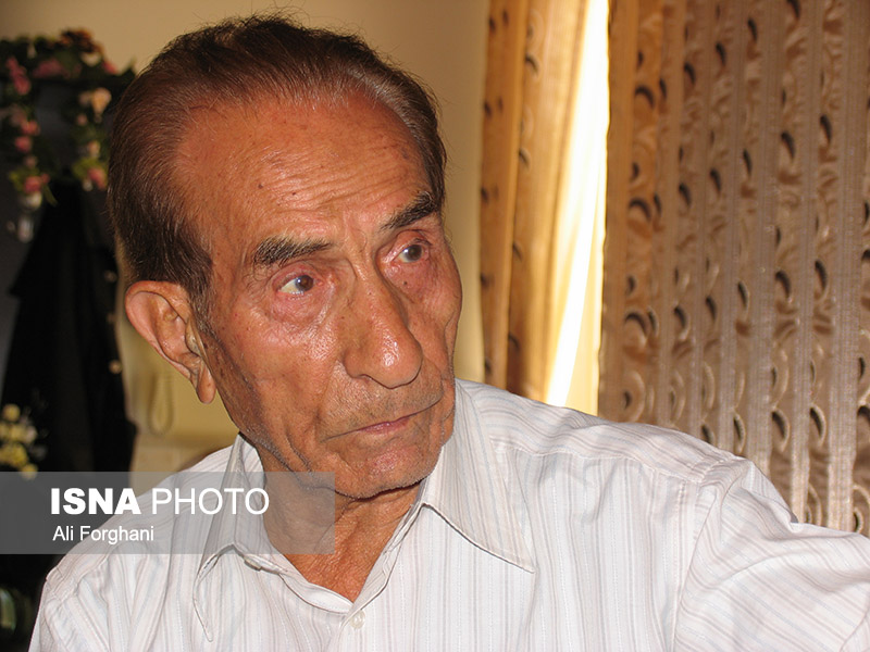 مقام علمی و پژوهشی دکتر "فخاریان" در ساوه تجلیل می شود