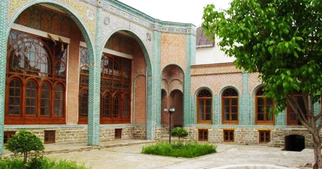 Image result for مسئولان ایران مدرسه تاریخی هدایت ارومیه را به فروش گذاشتند