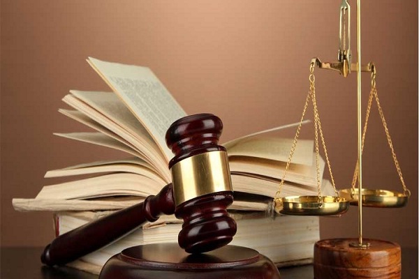 یقه‌سفیدهای متخلف در هر مسند و جایگاهی بازخواست می‌شوند
