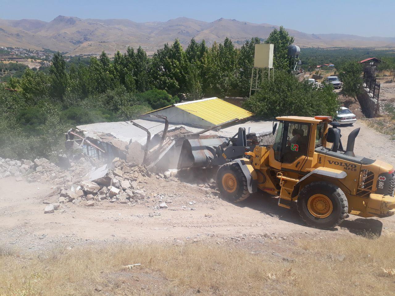 تخریب 5 بنای غیرمجاز در اراضی کشاورزی شهرستان قزوین