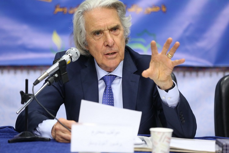 عدم توازن در بهره‌گیری از آثار شیعه در غرب/کتب مقدس عامل حل مشکلات جهان هستند