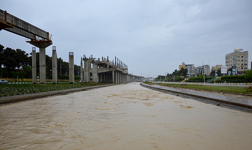 جاری شدن آب در رودخانه قمرود 