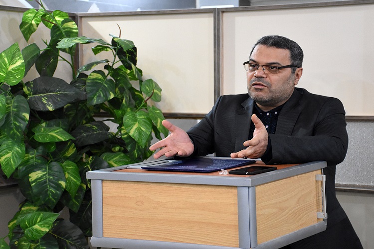 برخی واژگان فرهنگستان زبان و ادب فارسی از نظر مردم شبیه شوخی است