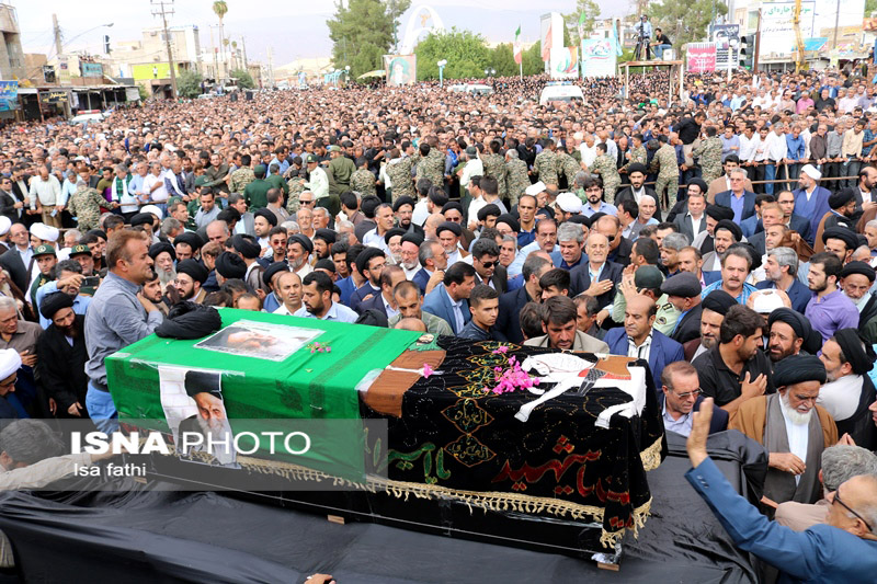 گزارش تصویری مراسم تشییع پیکر مرحوم آیتالله میر احمد تقوی در دهدشت گزارش تصویری مراسم تشییع پیکر مرحوم آیتالله میر احمد تقوی در دهدشت