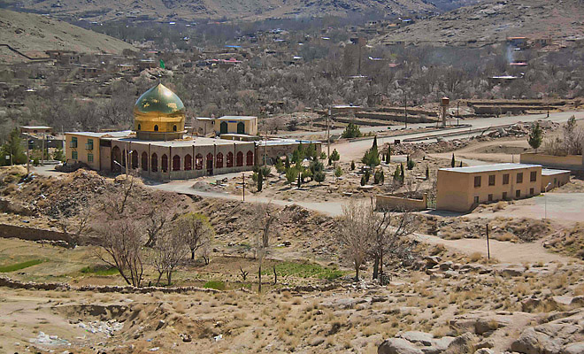 اداي احترام به مقام امامزاده سید شمس الدین(ع) بنادک سادات در دهه كرامت 
