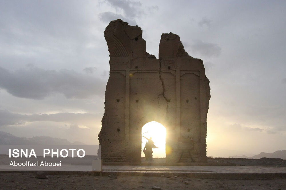 /گزارش تصویری/
بازدید گردشگران از مجموعه تاریخی سریزد در مهریز