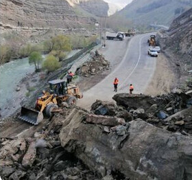 به احتمال زیاد هیچ خودرویی زیر ریزش‌های جاده چالوس گرفتار نیست