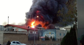 آتش‌سوزی گسترده در کارخانه اکتیو مهار شد/حادثه خسارت جانی نداشت